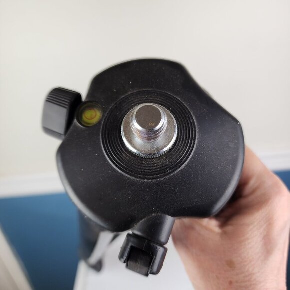 Black Level Stand Tripod Adjustable - Picture 5 of 7